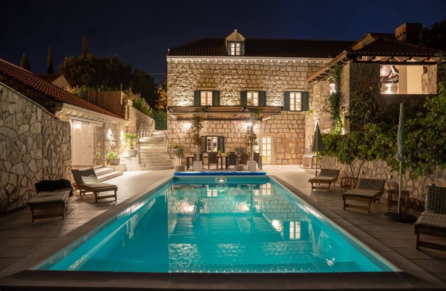 Villa Joe - newly renovated 1858 stone villa - heated pool