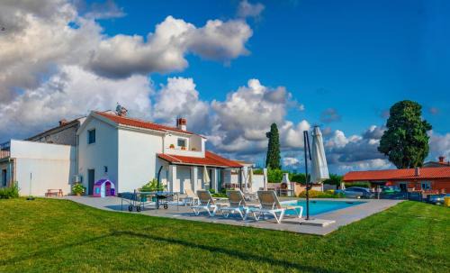 Villa Kati Bati, a perfect summer villa with pool