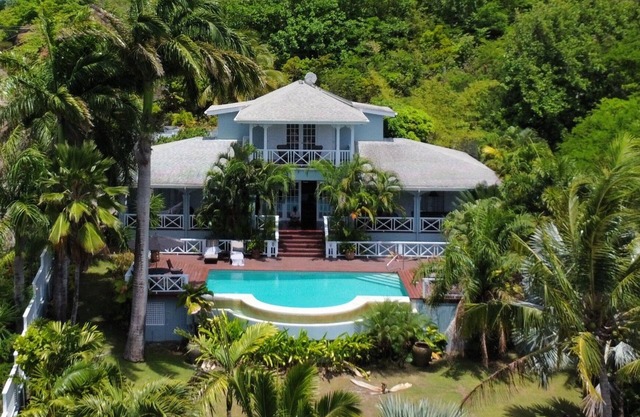 Villa Kessi - Beautiful Caribbean style family villa (Can sleep 6 adults with 4 children)