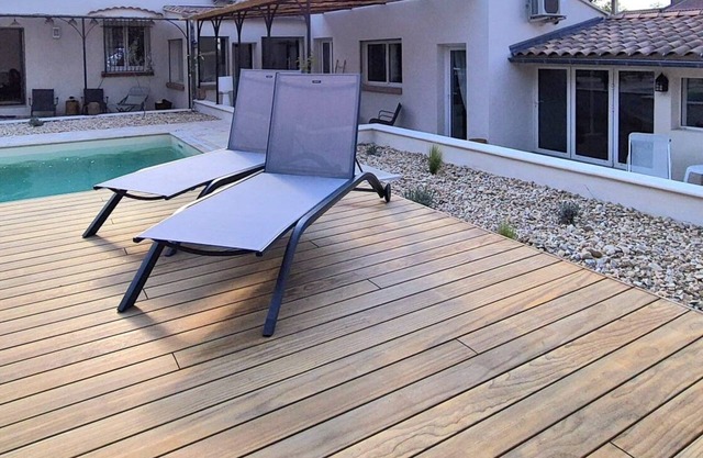 Villa L'Estef with SWIMMING POOL: View, relaxation, games in the heart of the village!