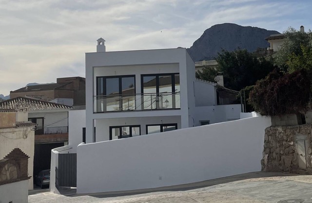 Villa La Fuente en Entorno Privado con Piscina a dos Niveles