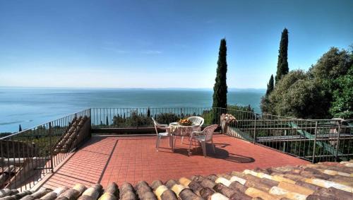 Villa La Limonaia Garda, extraordinary silent position, great lake view