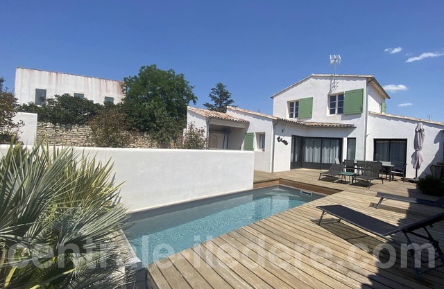 Villa La Rémoise : New villa with swimming pool for up to 6 people.