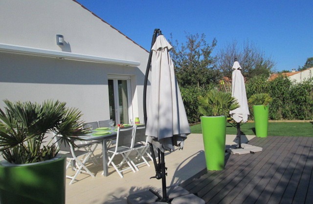 VILLA LARGE COMFORT - Heated pool, fenced, quiet, 4ch /11pers.