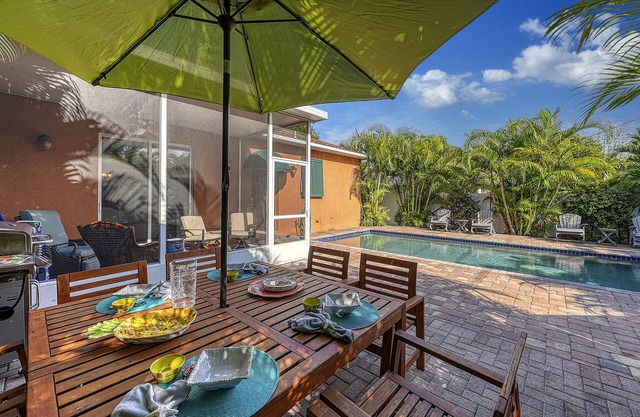 Villa Las Flores | Pet Friendly Home in Sarasota w/Private Heated Pool & Screened-In Porch