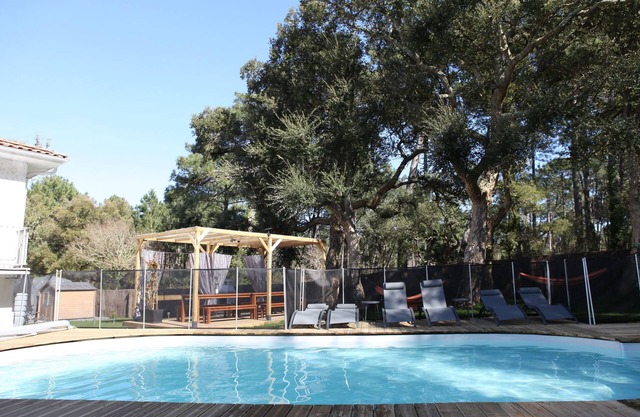 Villa Les Buyères-very close to the beach-HOT SWIMMING POOL