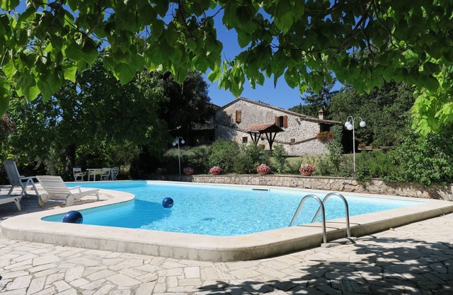 Villa "Le Vallecchie" overlooking Siena and with private swimming pool