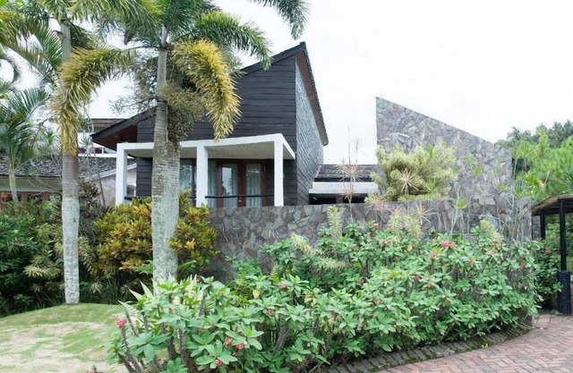 Villa Lovender Klub Bunga A14