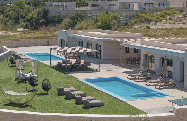 Villa Lux Solis - With 2 Pools