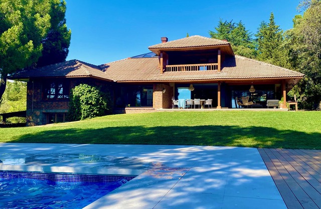 Villa Madrid mountain view (30km from centre)
