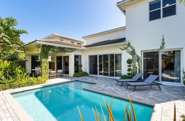 VILLA MAGNOLIA-with heated pool-by VIAC