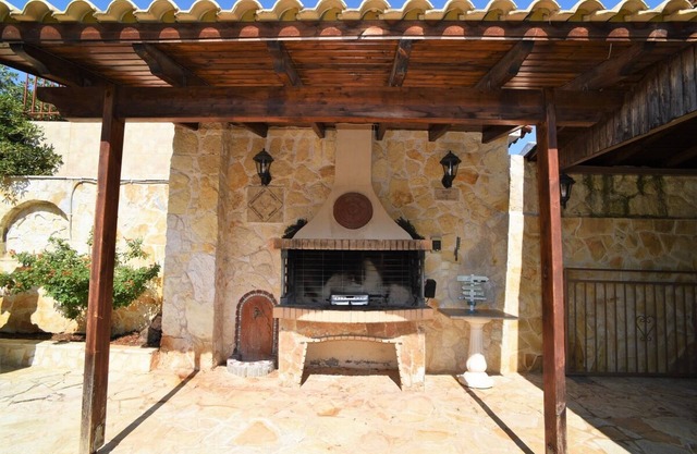 Villa Maria Kineta town