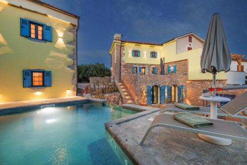 Villa Melary with Pool and Jacuzzi