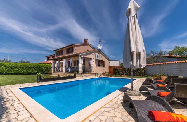 Villa Mia & Iva for 6+2 people near Poreč with private pool & kids playground - pet friendly