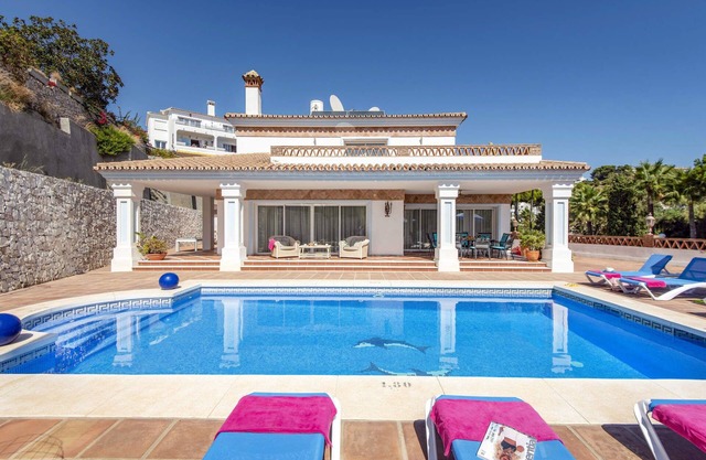 Villa Miraflores Sol by Villa Plus