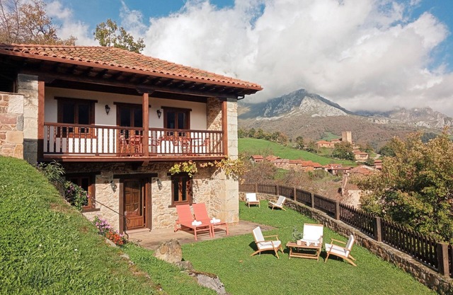 Villa Mogrovejo with Garden View