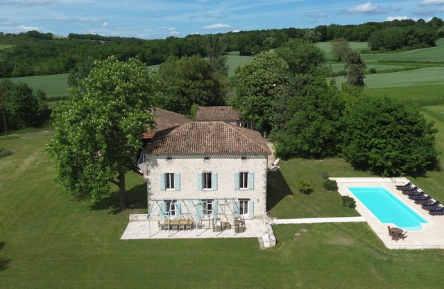Villa Moundo - Charming private holiday home with pool