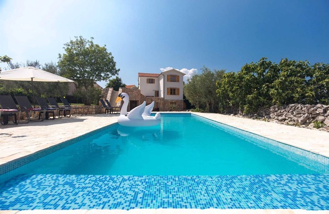 Villa Nadia with private pool and grill