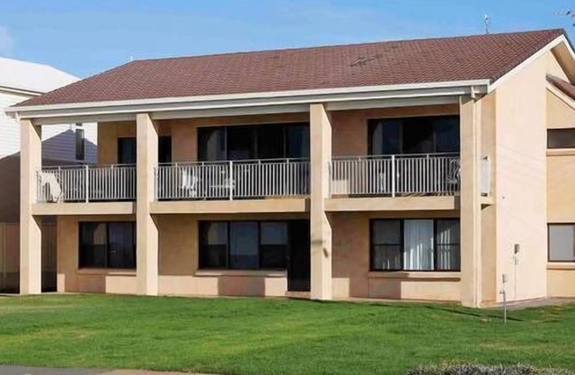 Villa Nashwauk - Aldinga Beach Getaways, an Esplanade oceanfront property