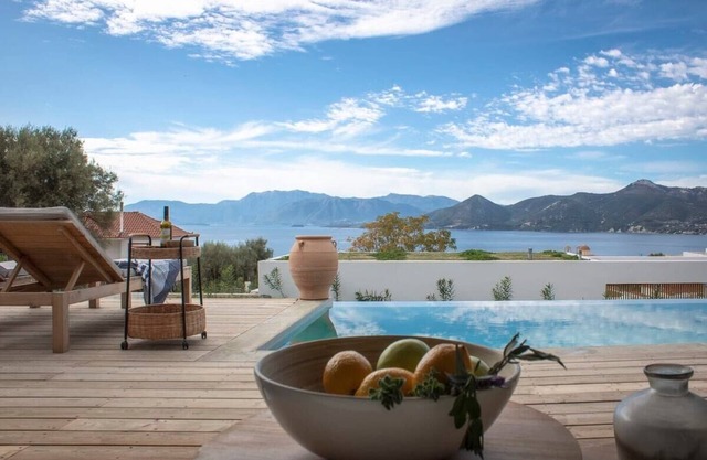 VILLA NYSA 3 bed villa. Amazing sea views, private pool - option to heat