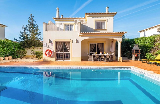 Villa Oásis, Piscina Privada, Ténis, Jacuzzi e Piscina Aquecida do Condomínio!