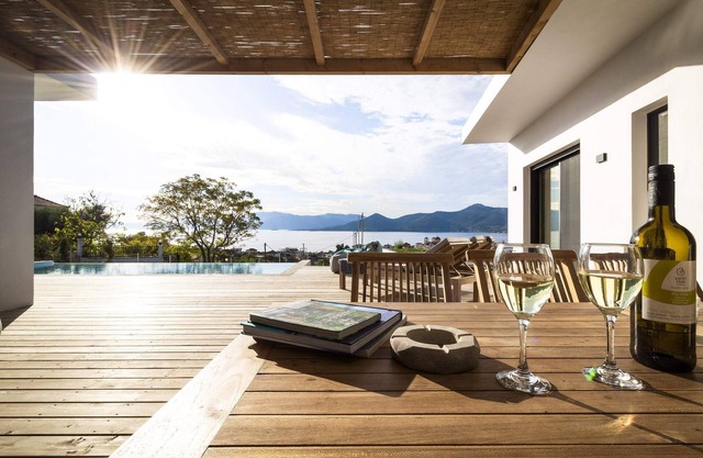 Villa Oneiro. 3 bed Private Pool Sea View