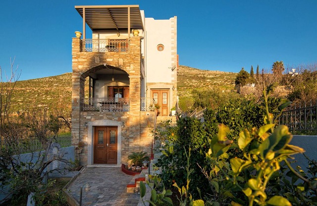 Villa Oneiropetra - Traditional village house