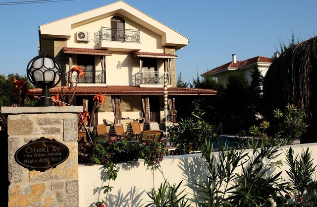 Villa "Oteki Ev" (The Other House) With Garden And Private Pool