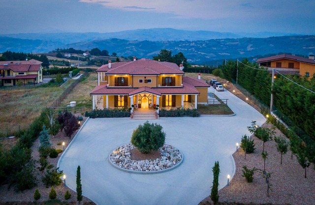 Villa Panorama, Outside the charming village of Oratino