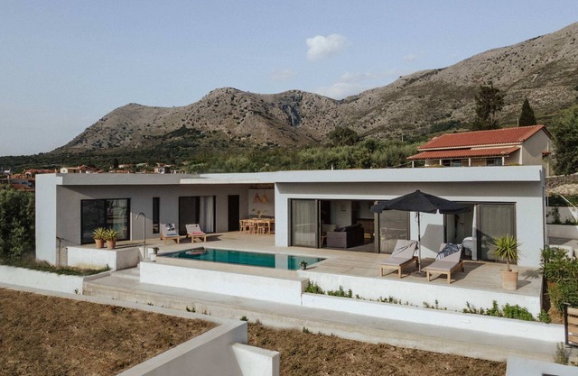 Villa Pelagia Summary