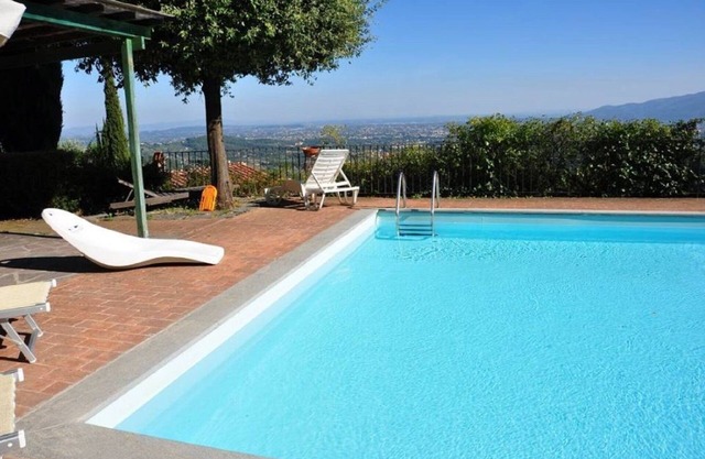 VILLA PERLA, rustic stone house with swimming pool