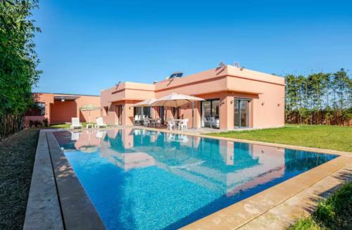 Villa piscine jardin