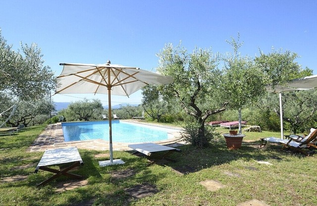 Villa Prestigio: A charming three-story historical villa situated in an elegant eighteenth-century building, with Free WI-FI.