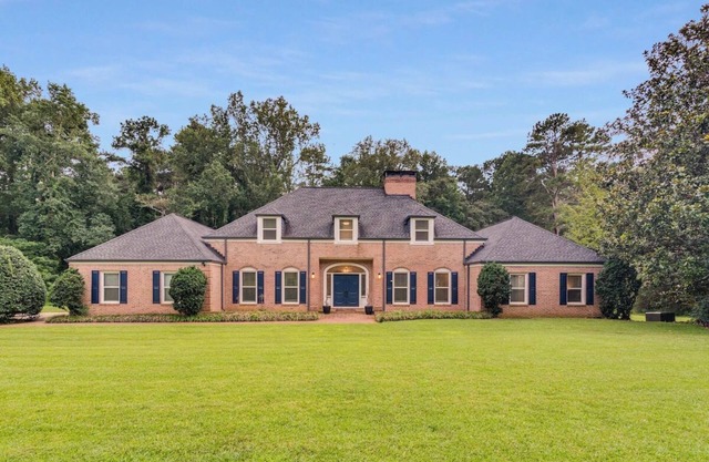 Villa Rose Gated Estate, Heated Pool