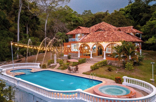 Villa Salma | Ac, Piscina, 21 personas