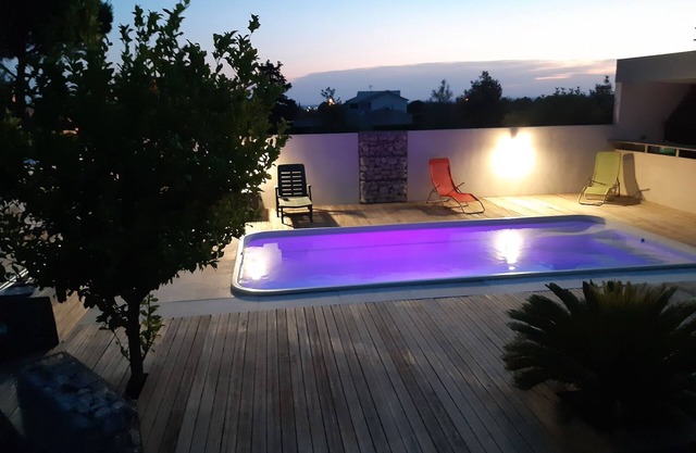 Villa Sandrine between Nîmes, the sea and the mountains