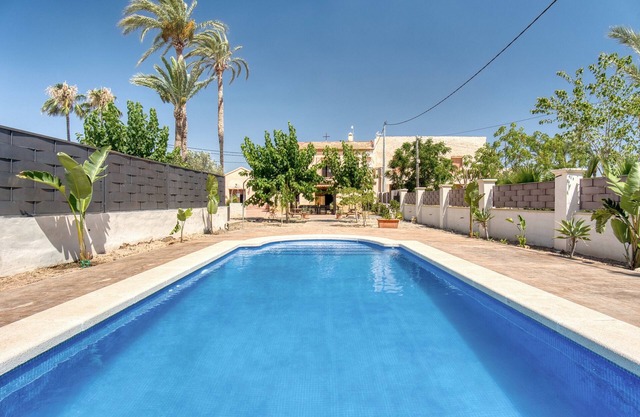Villa 'Santa Creu' with Private Pool, Wi-Fi and Air Conditioning