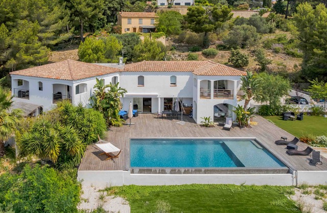 Villa sea view, close to sea and golf course, air conditioning, wifi, parking