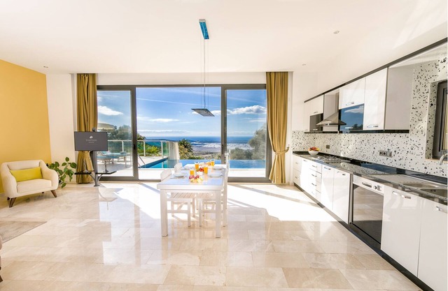 Villa Sezin - Two Bedroom Villa, Sleeps 4