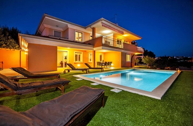 Villa Sky near Rovinj for 10 people with private heated pool & children playground