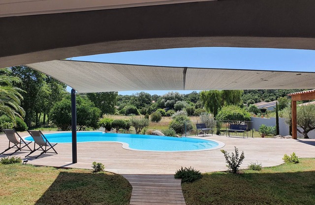 Villa Spacieuse Avec Piscine-pool House à Deux Minutes du Centre Ville- 8/9 Pers