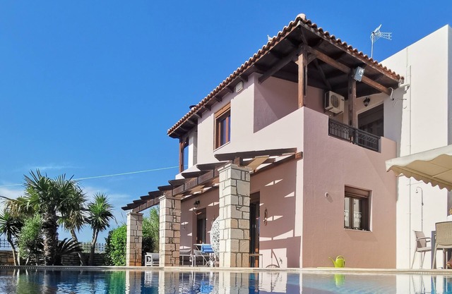 Villa Steki with private pool and only 3km to the sea