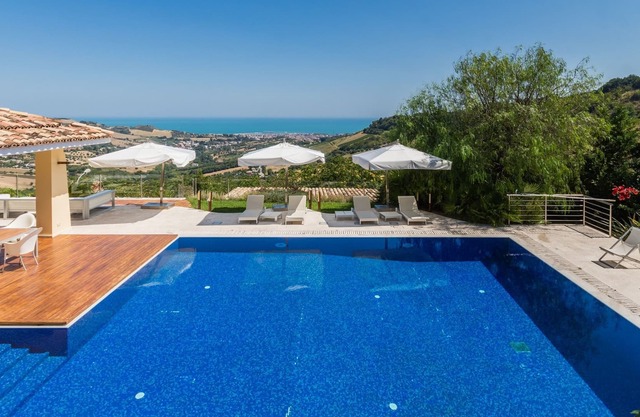 Villa Stella with sea view and wellness area in the south of Marche,10 minutes from the Adriatic sea