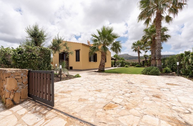 Villa "Summer Spritz" near the beach with Mountain View, Wi-Fi