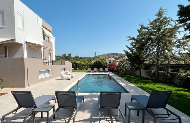Villa Sweven is close to Center of Chania -Airport and Port of Souda and private