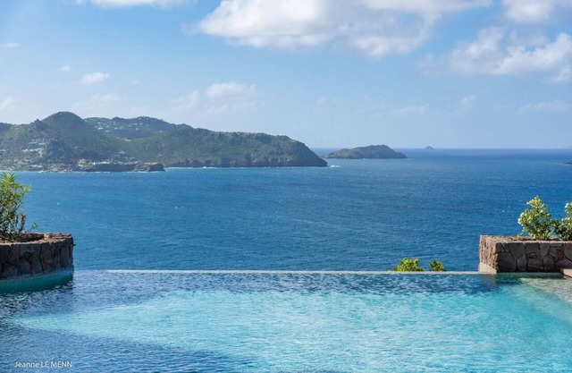 Villa Tainos | Ocean View - Located in Wonderful Pointe Milou with Private Pool