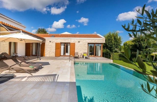 Villa Terra Nera - beautiful villa with private infinity pool in the heart of Istria