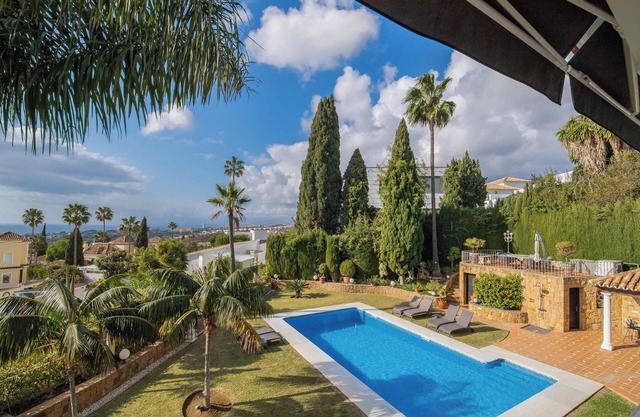 Villa 'Valle De Flores' with Sea View, Wi-Fi and Air Conditioning