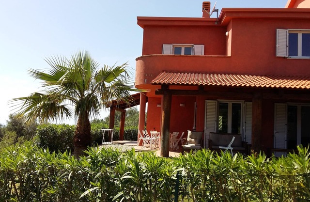 VILLA VIRGINIA N. 11 with LARGE COMMUNAL SWIMMING POOL - 1 Km from the beach