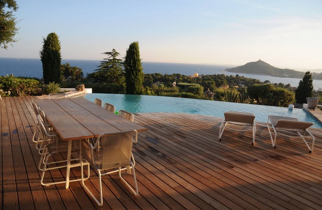 Villa with an exceptional view of the sea and the bay of Agay